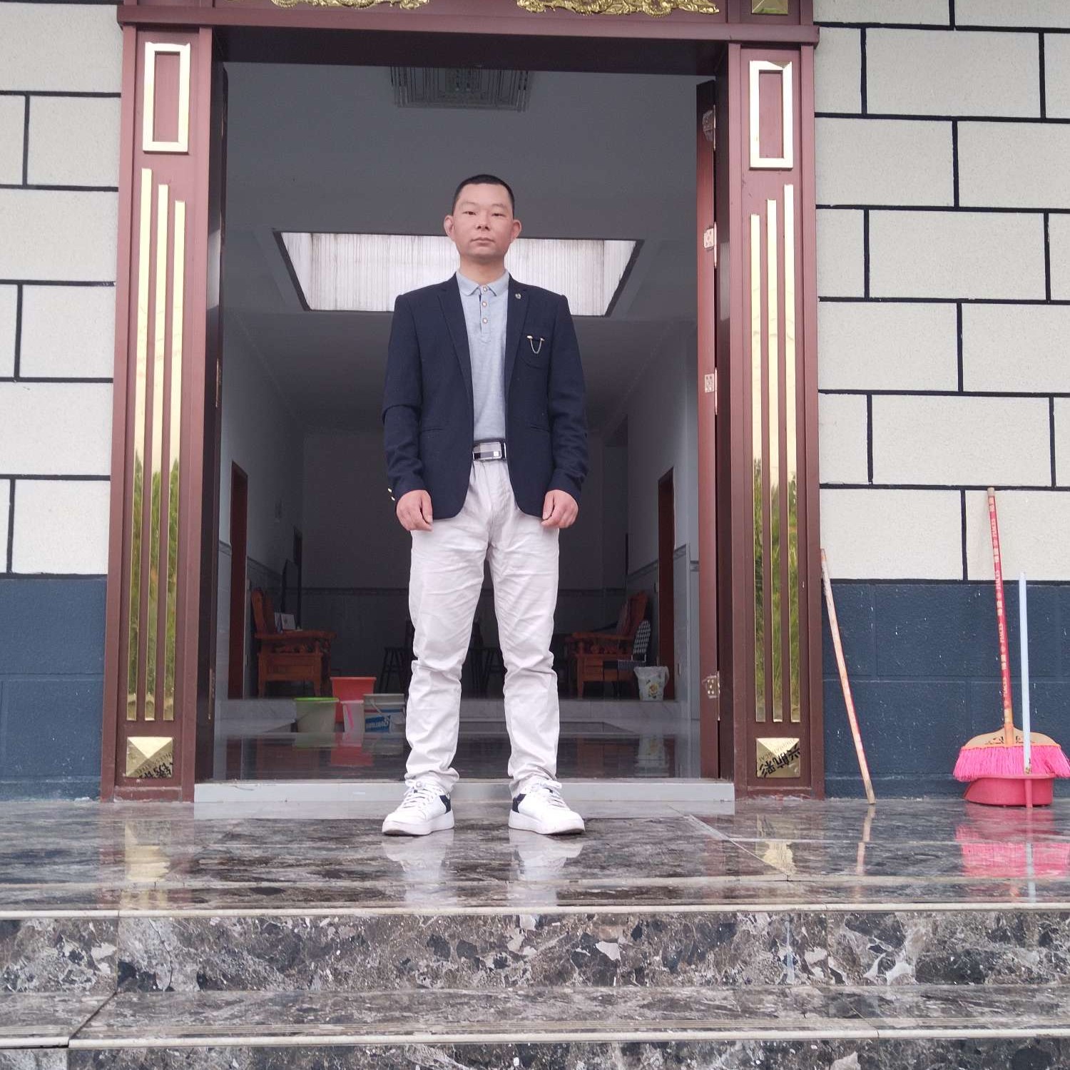 青栀笑坚强的照片