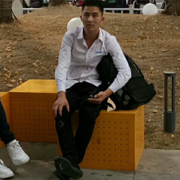 白羊請平常的照片