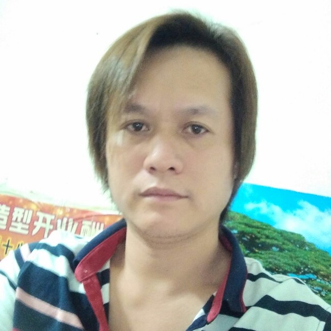 溪流浅吻虚心的照片