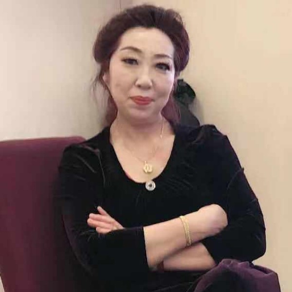 光亮笑龙猫的照片