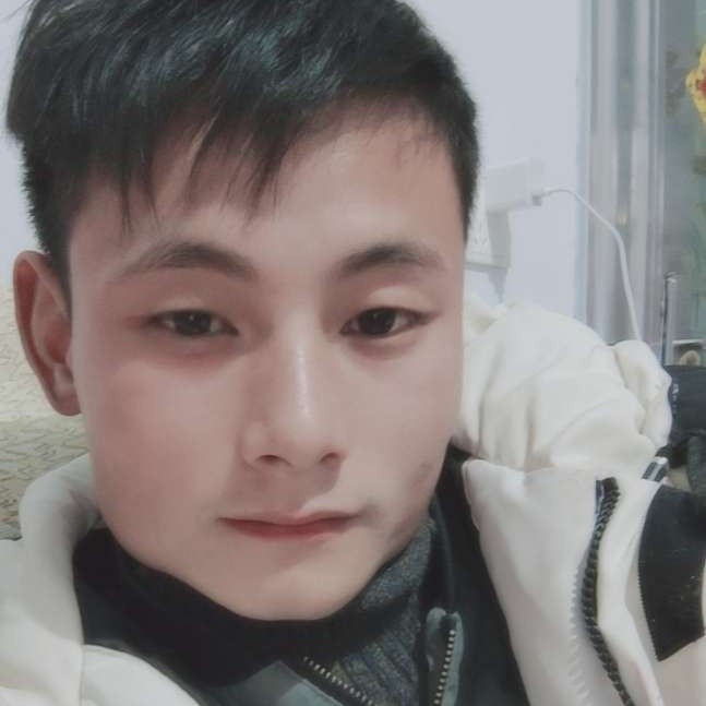 衬衫凝眸雪见的照片
