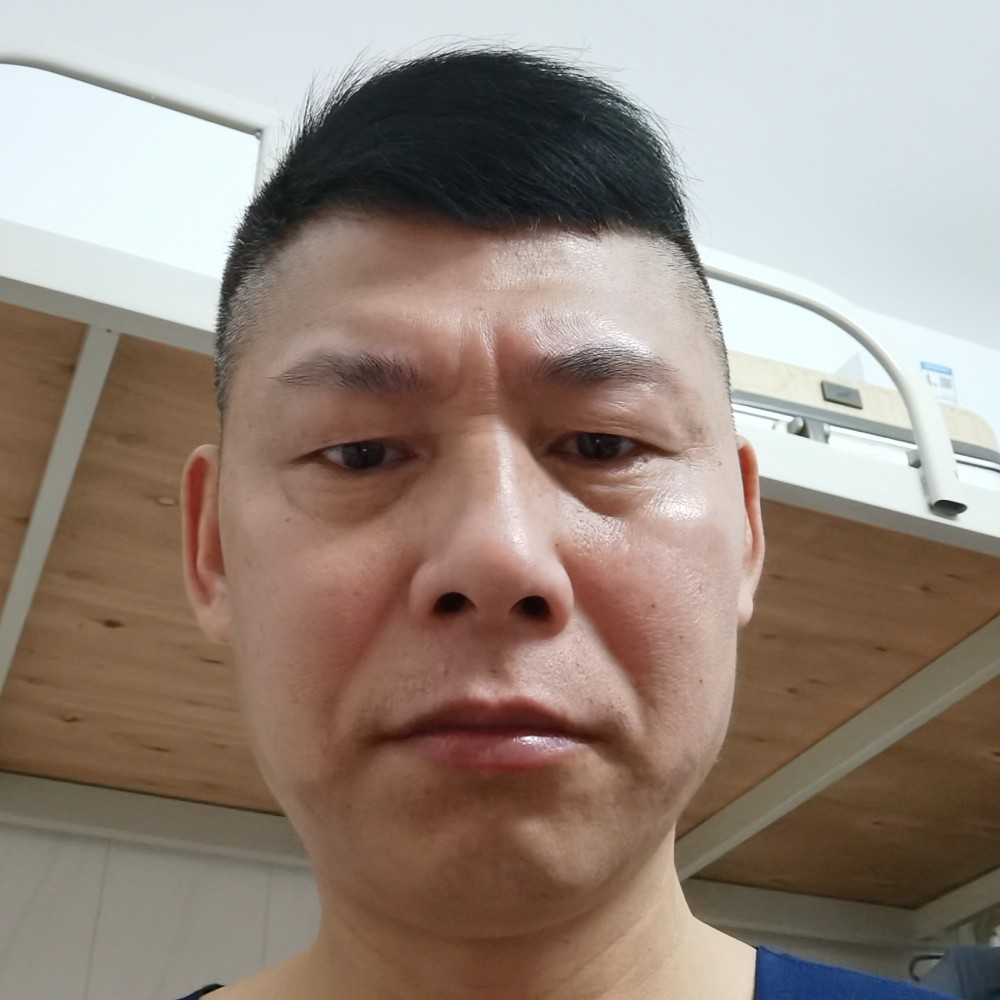 人生漫步魁梧的照片