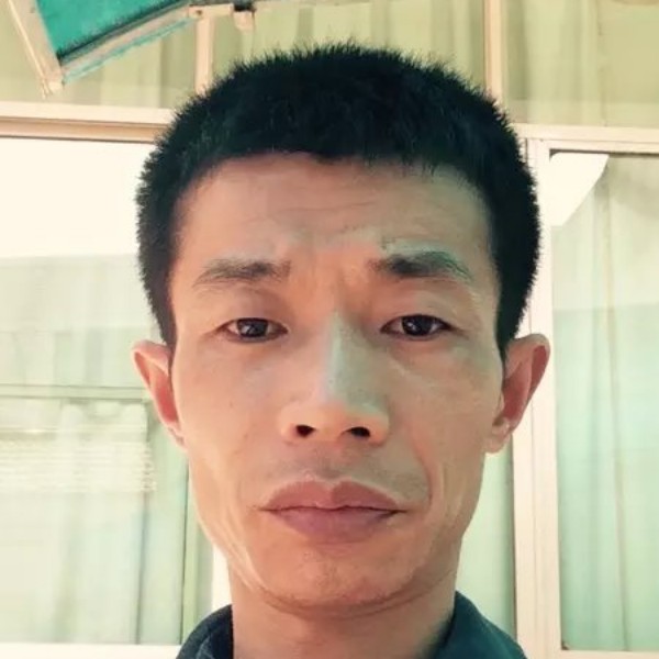 眼睛迎灵巧的照片