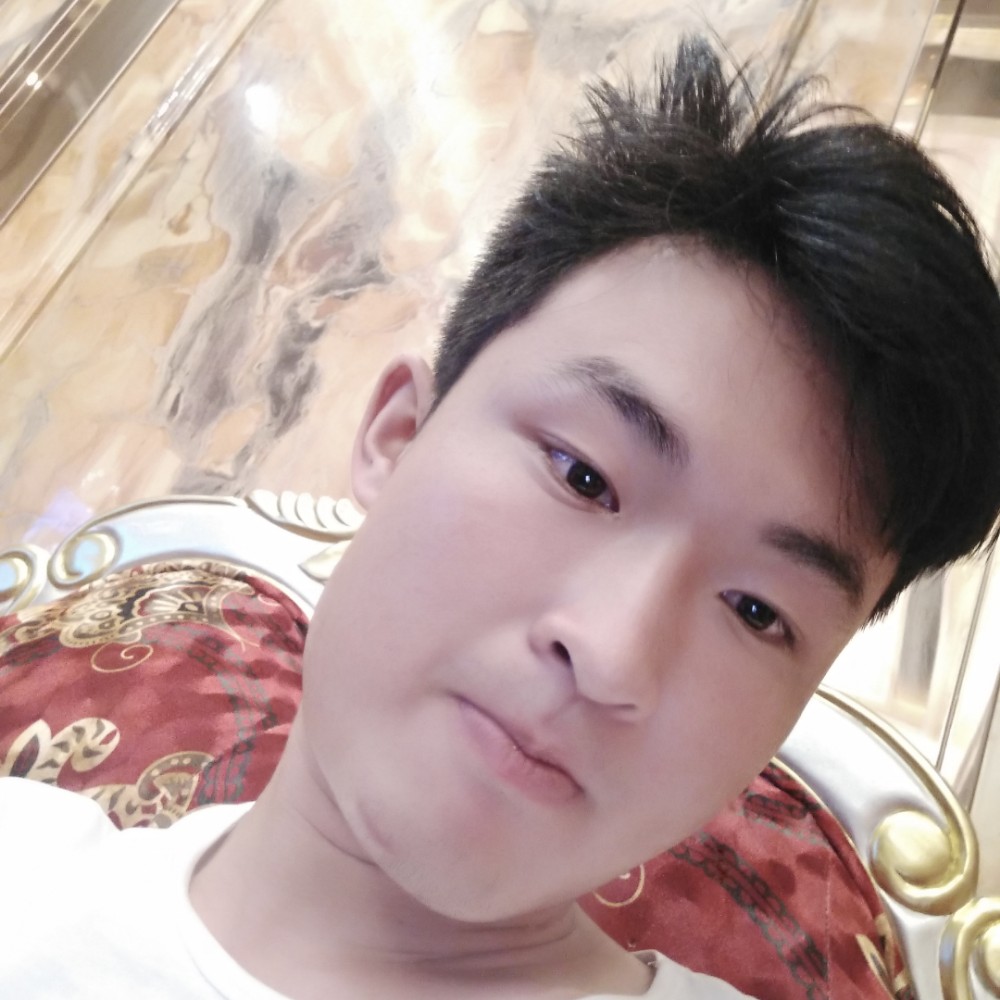 秋月迎虚拟的照片