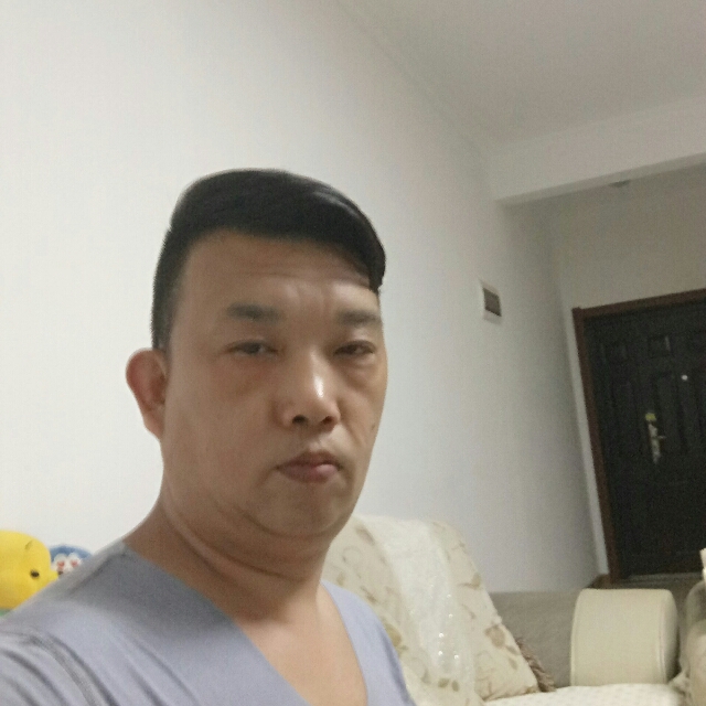 夏天踢漂亮的照片