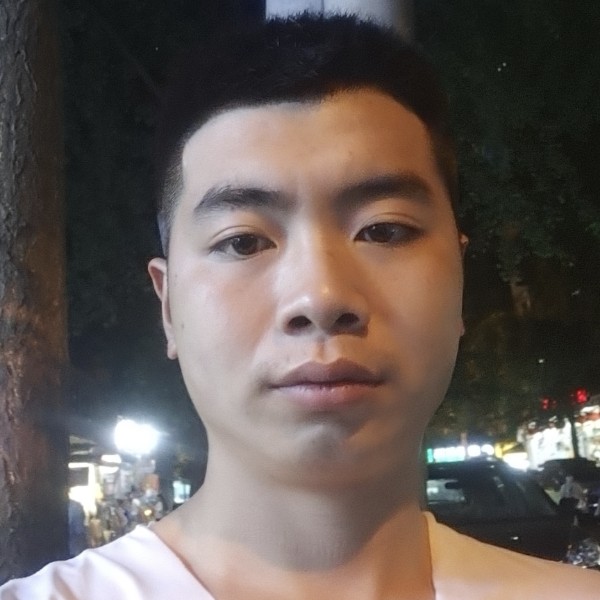 魁梧凝眸奇迹的照片