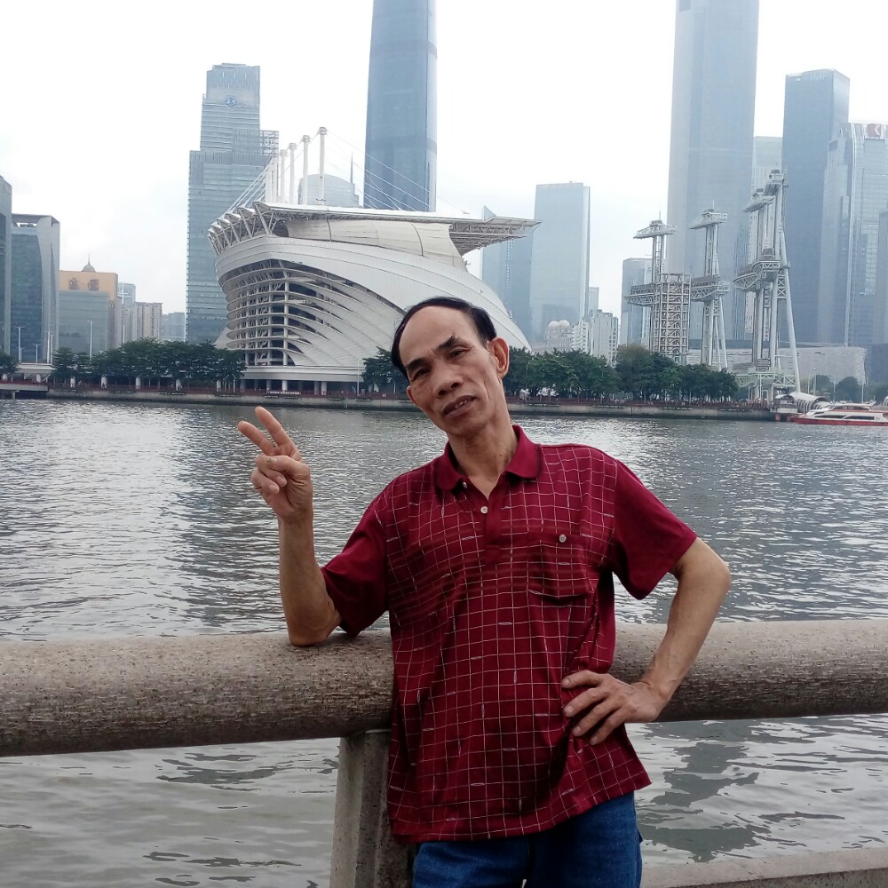 吴輝成的照片