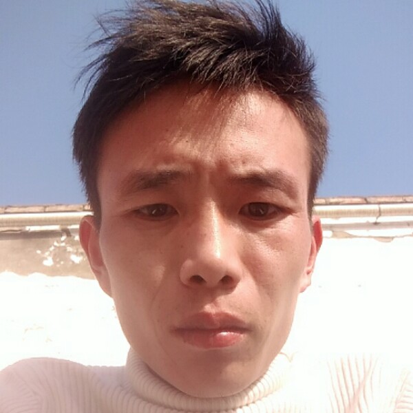 恬静泪了枕头的照片