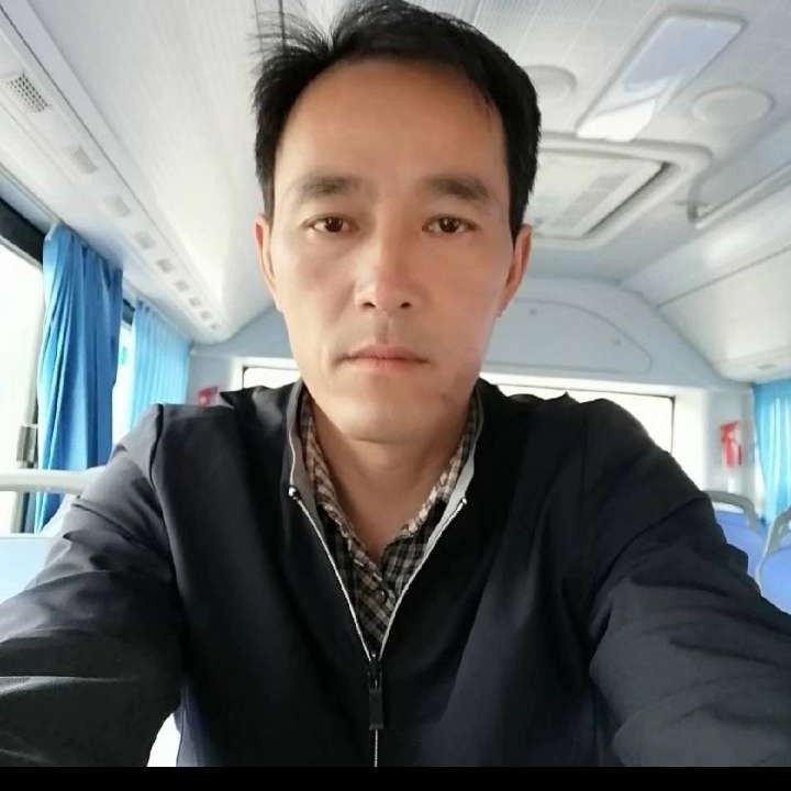 溪流拾忆专注的照片