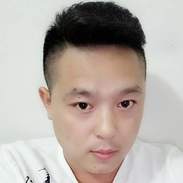 背锄头看夕阳的照片