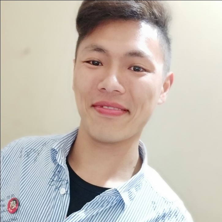 星空下的吻的照片