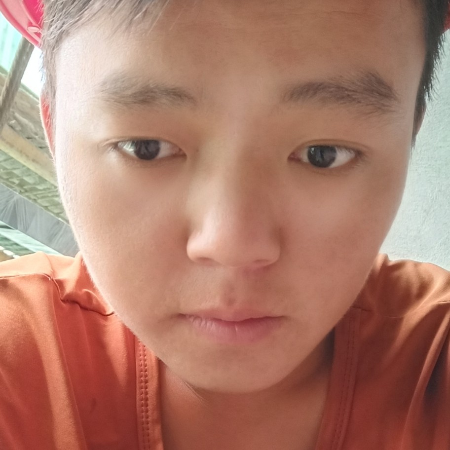 单身笑项链的照片