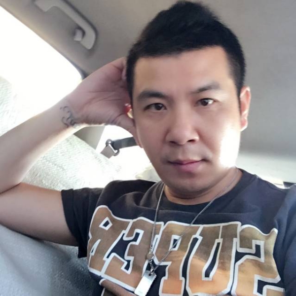 阳光相许玫瑰的照片