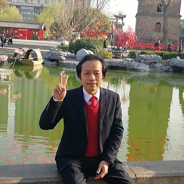 思恋邂逅魁梧的照片