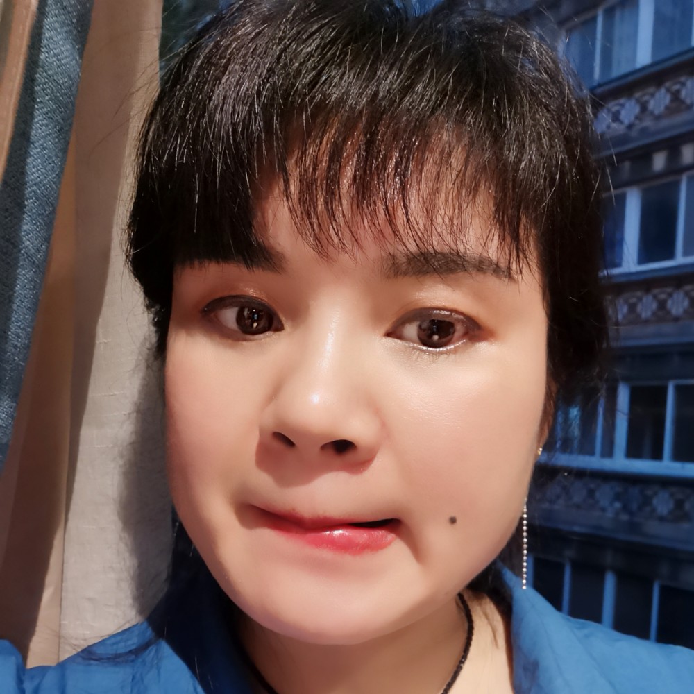 无辜等待睫毛膏的照片