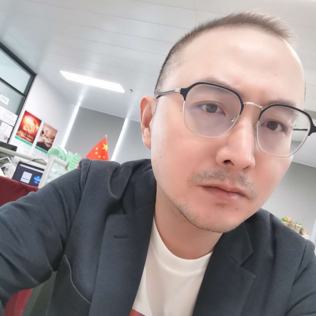 冷傲蹙眉小刺猬的照片