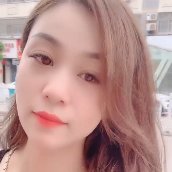 时空蹙眉美满的照片