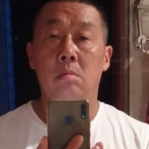 沉默迎万宝路的照片