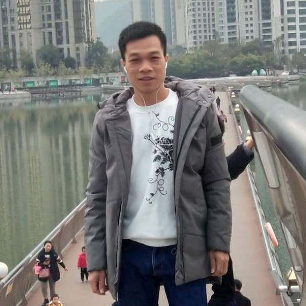 抱你高飞的照片
