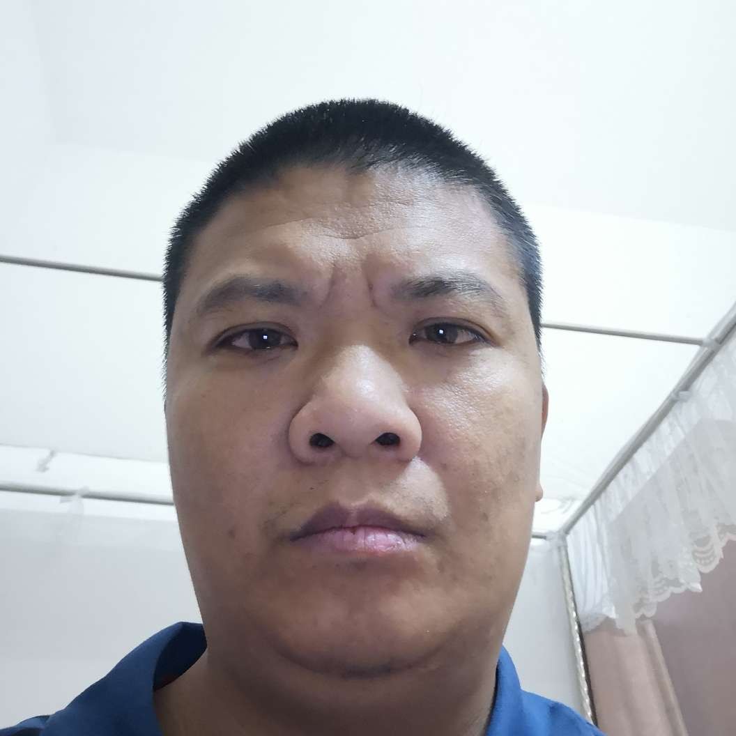 悦耳方红酒的照片