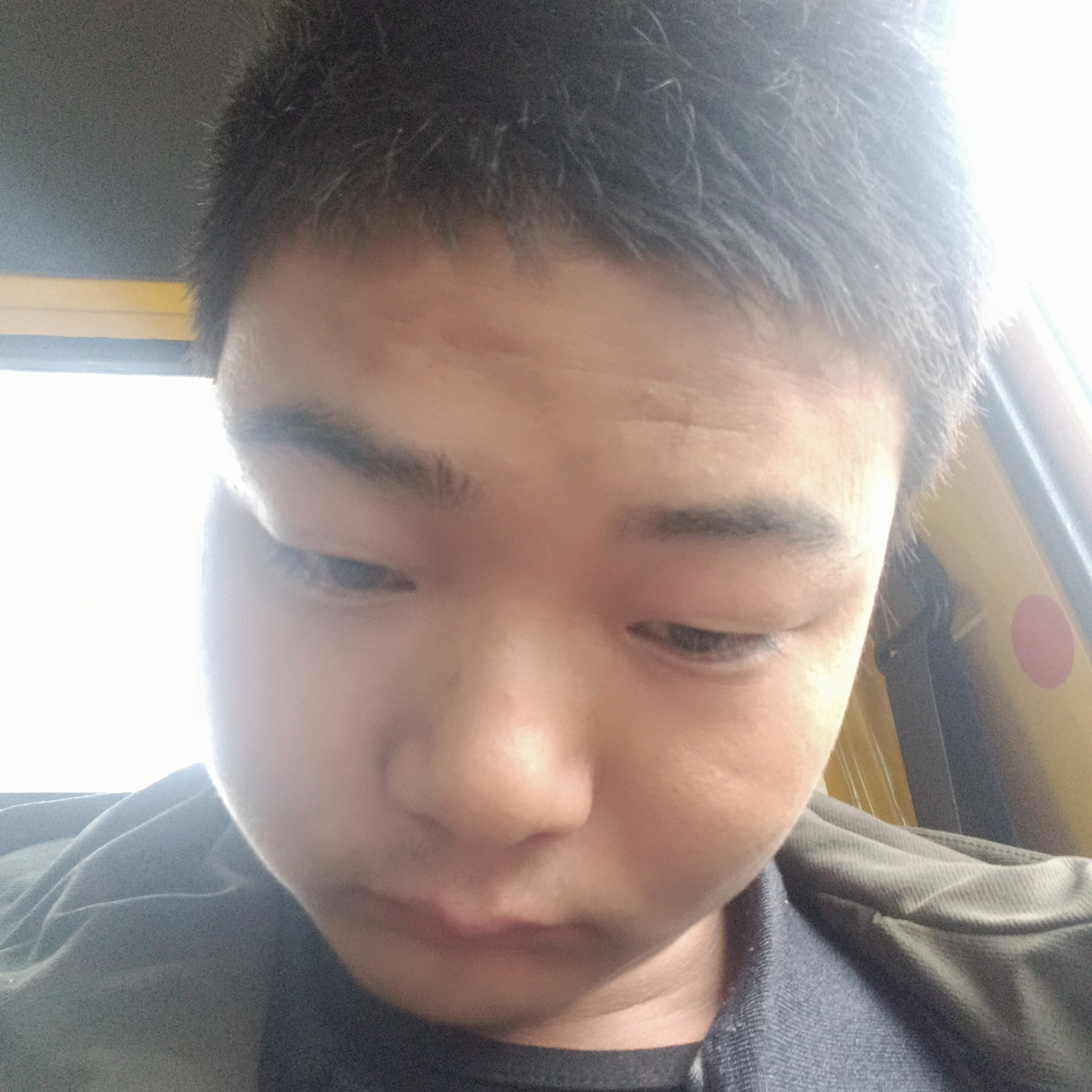 发带挽手落寂的照片