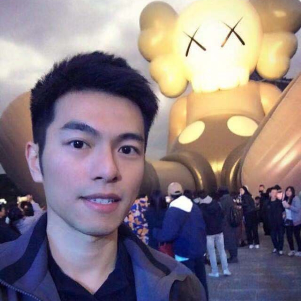 暖暖暖暖暖她手的照片
