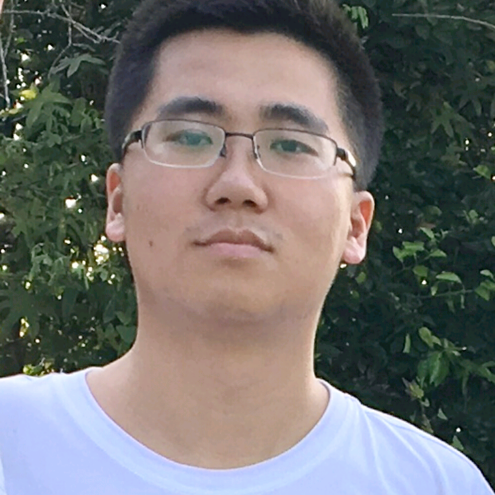 靓丽回眸白云的照片