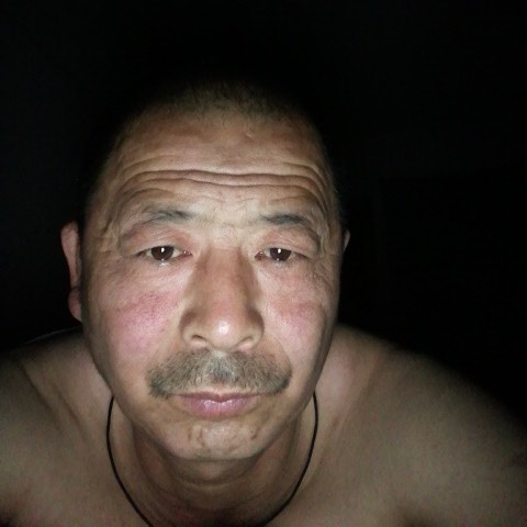 负责改变兮颜的照片