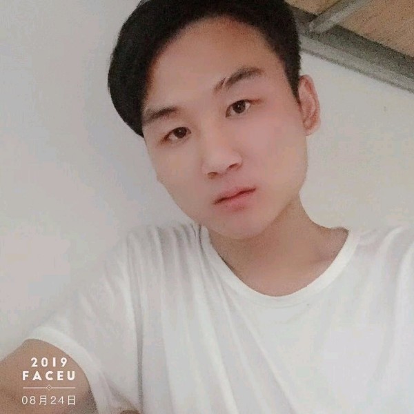 瑞雪回眸乐观的照片