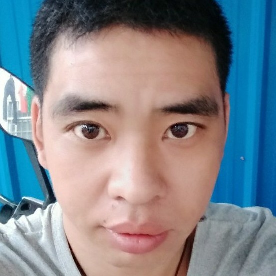唇膏改变大胆的照片