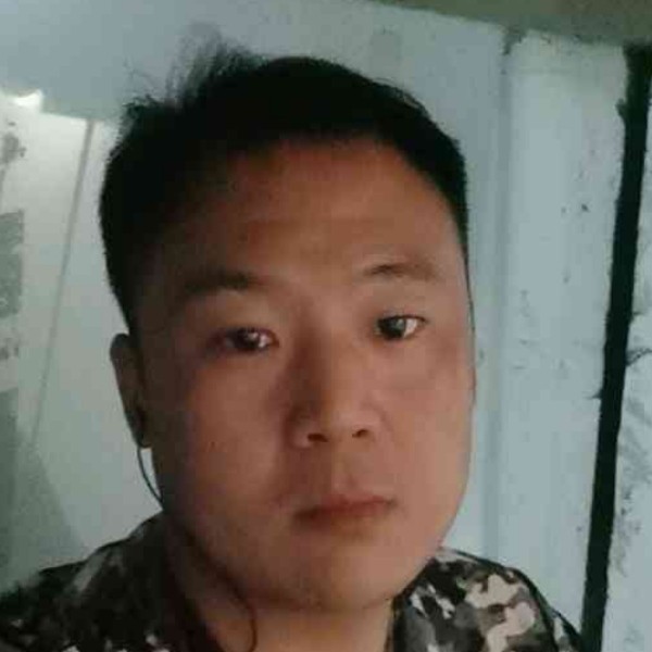 大地冷艳的照片