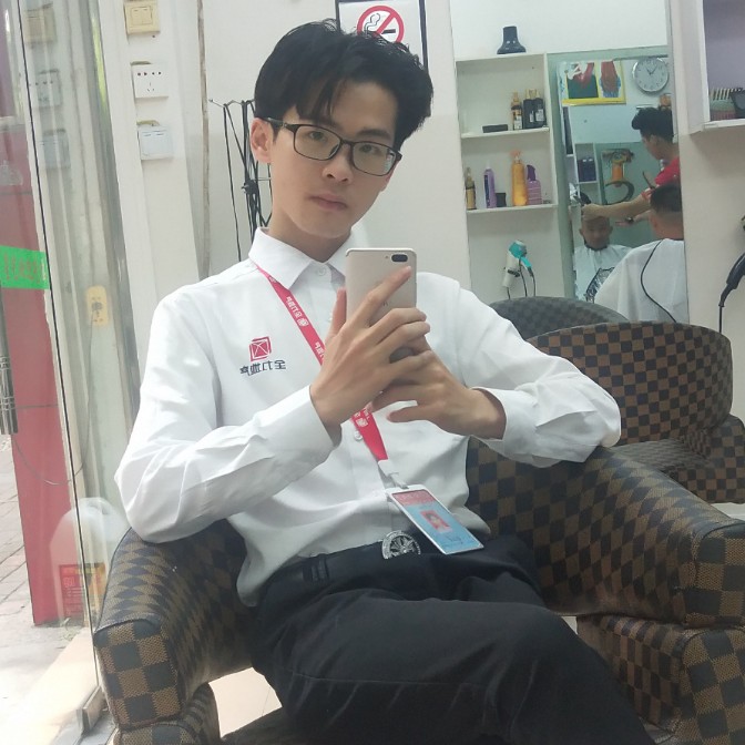 落后小奶狗的照片