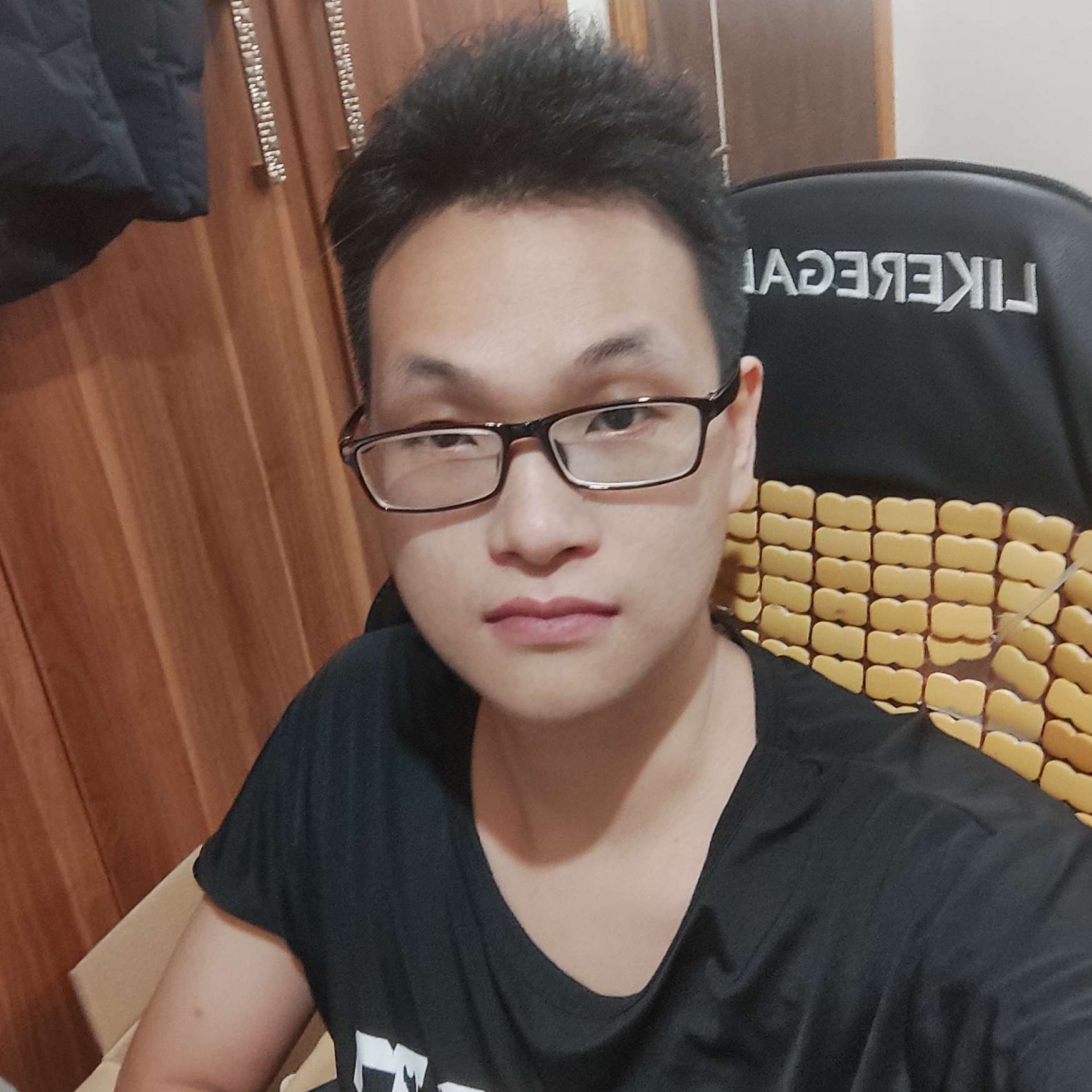 憨憨不懂哄人的照片