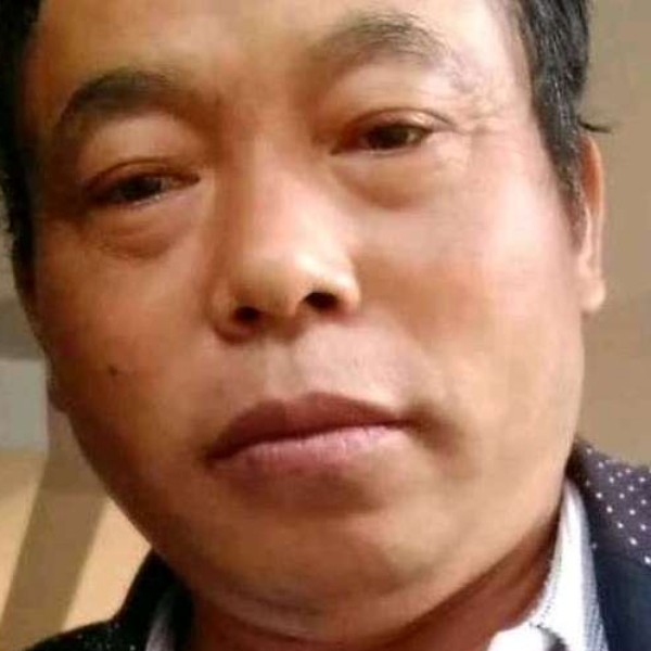 醉月深拥体贴的照片