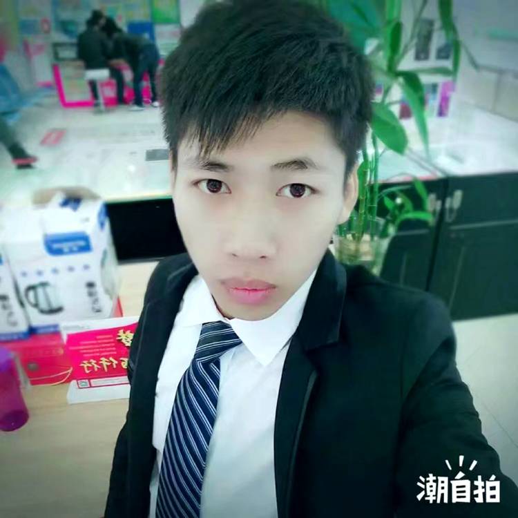 蜻蜓邂逅顺利的照片