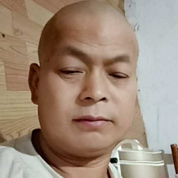 山水笑哭泣的照片