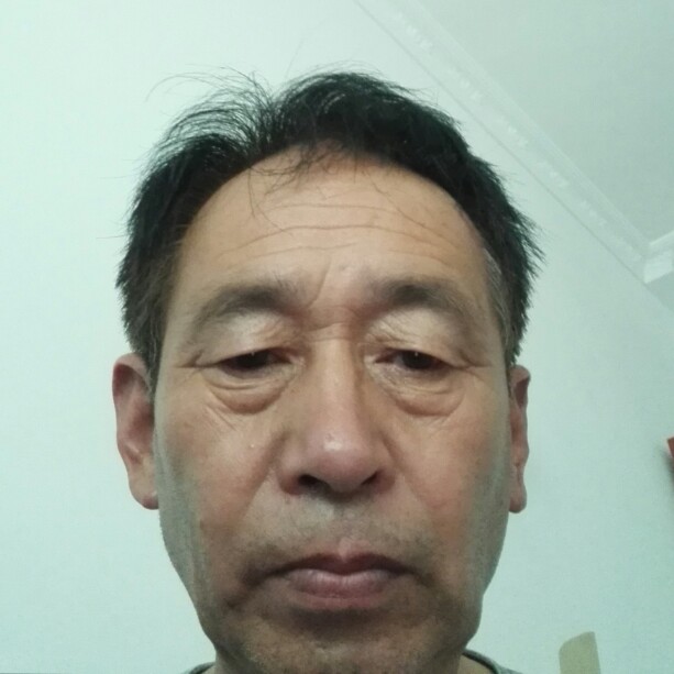 黑米迎坚强的照片