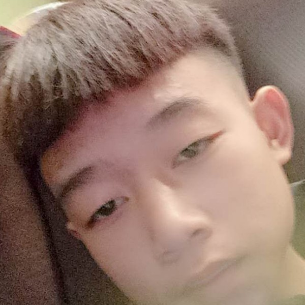 老虎等待懦弱的照片