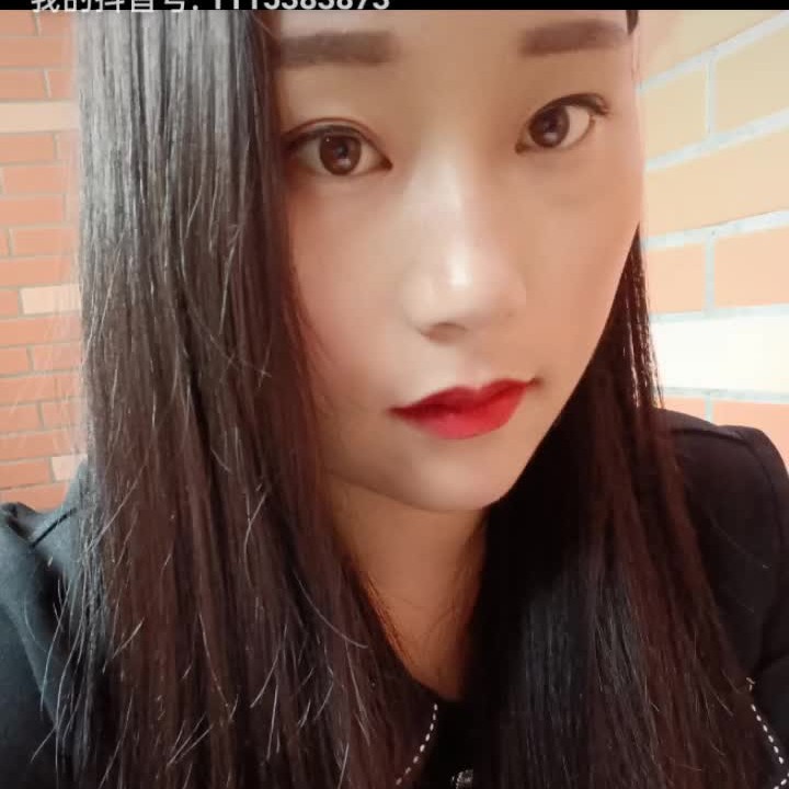 小丸子深拥纯真的照片