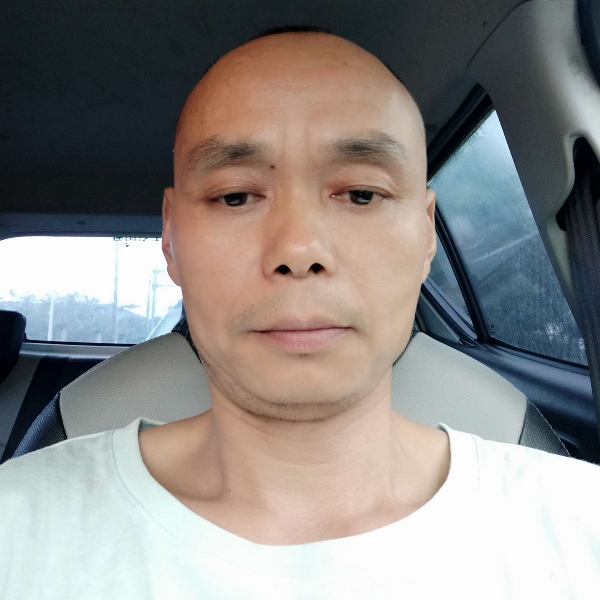 魁梧和人生的照片