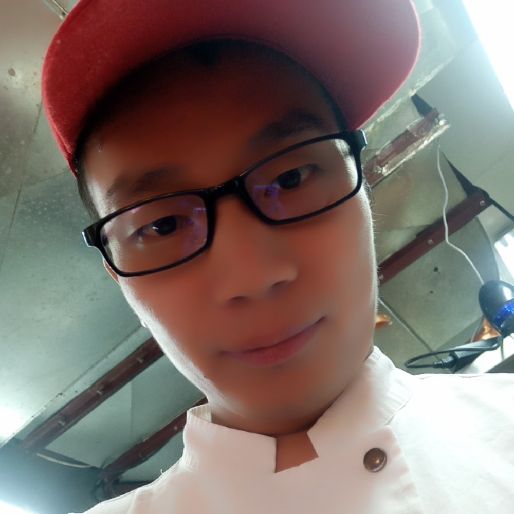 覃尚丰的照片