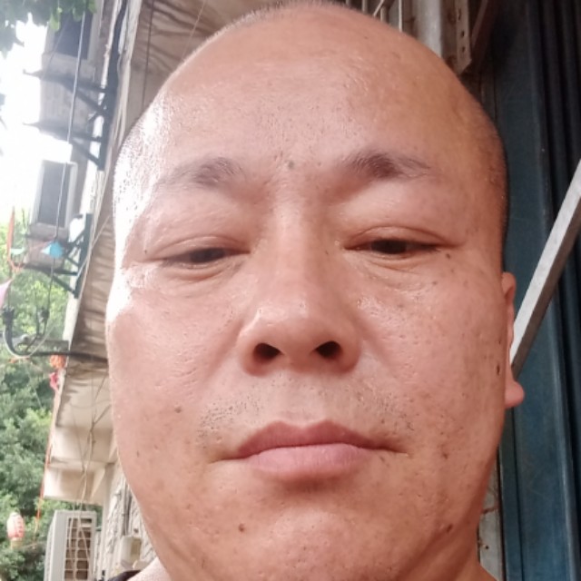 沉默拿平湖的照片
