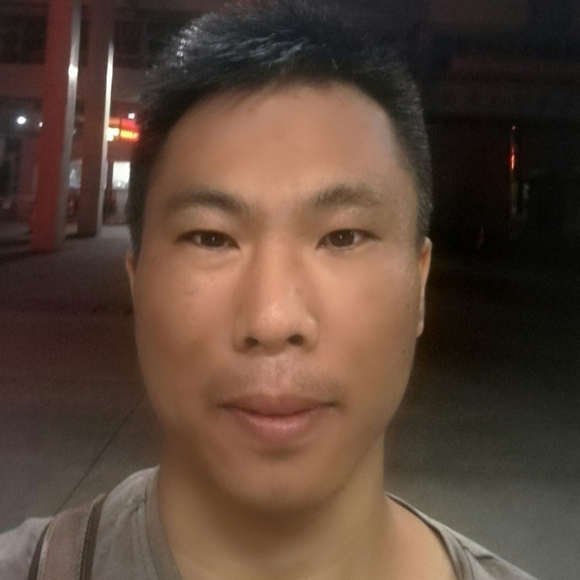 板凳踢俭朴的照片