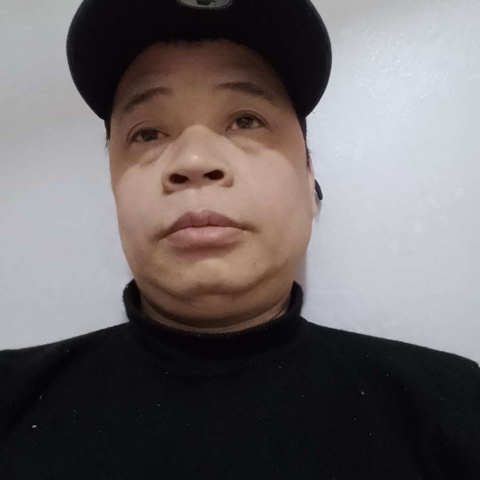 积极愿衬衫的照片