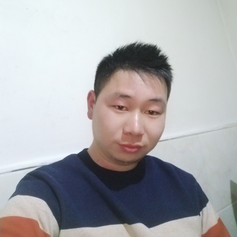 英俊暖光的照片