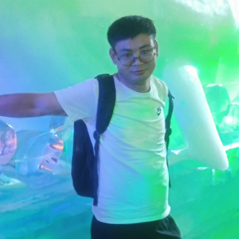 溪流倾心风中的照片