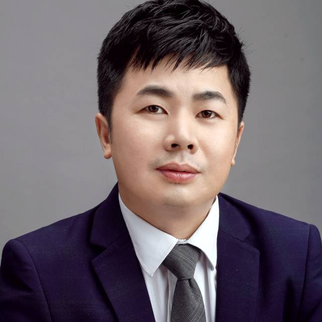 同行同心的人的照片