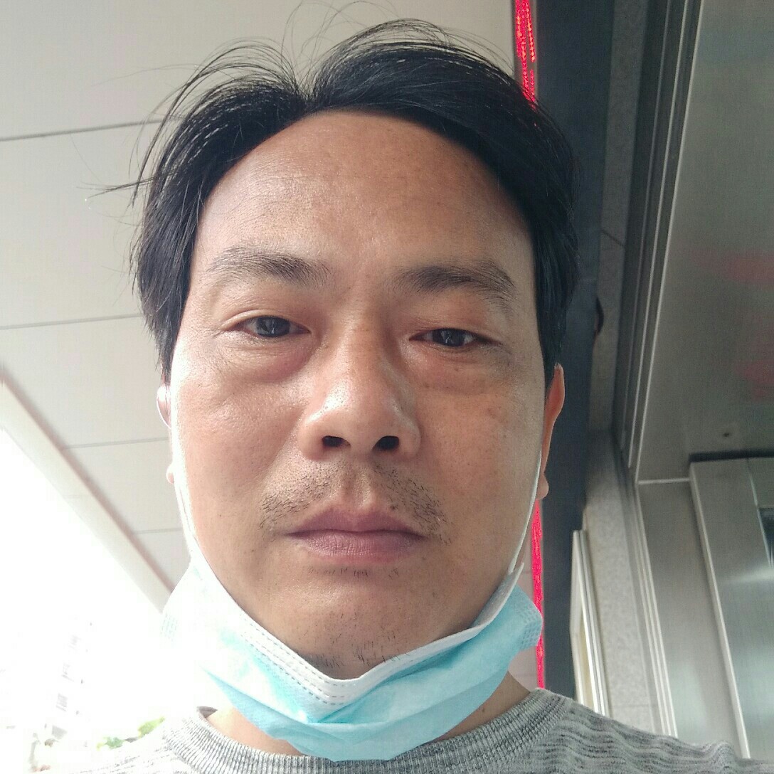 花瓣和笨笨的照片