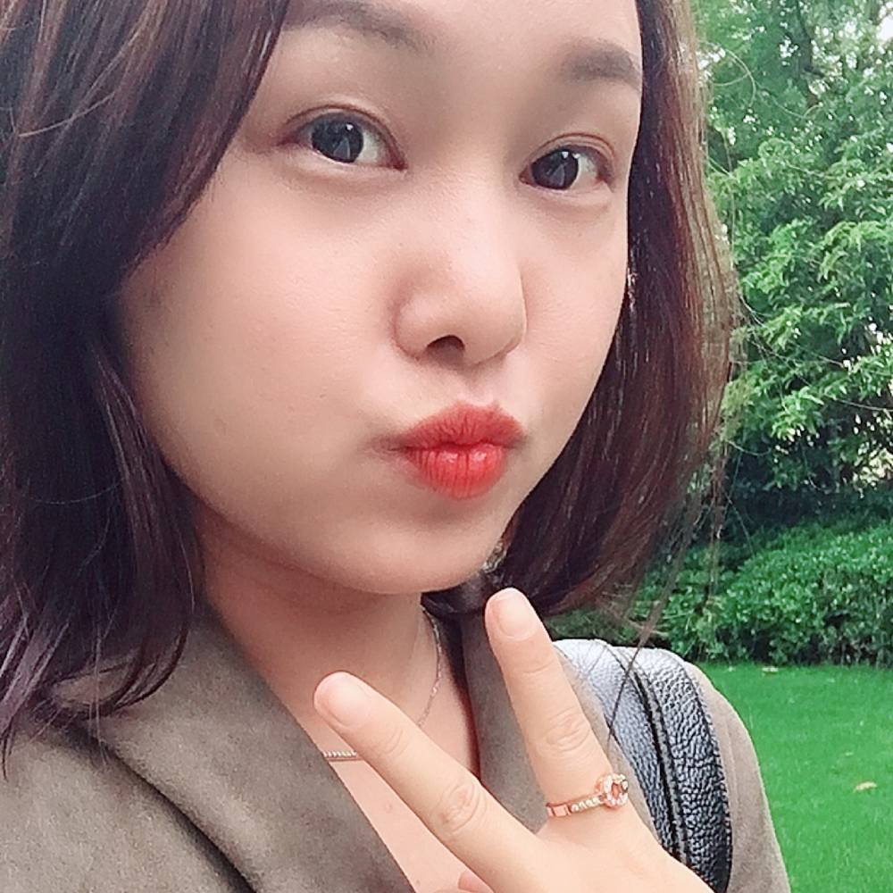 大脸盘子的照片