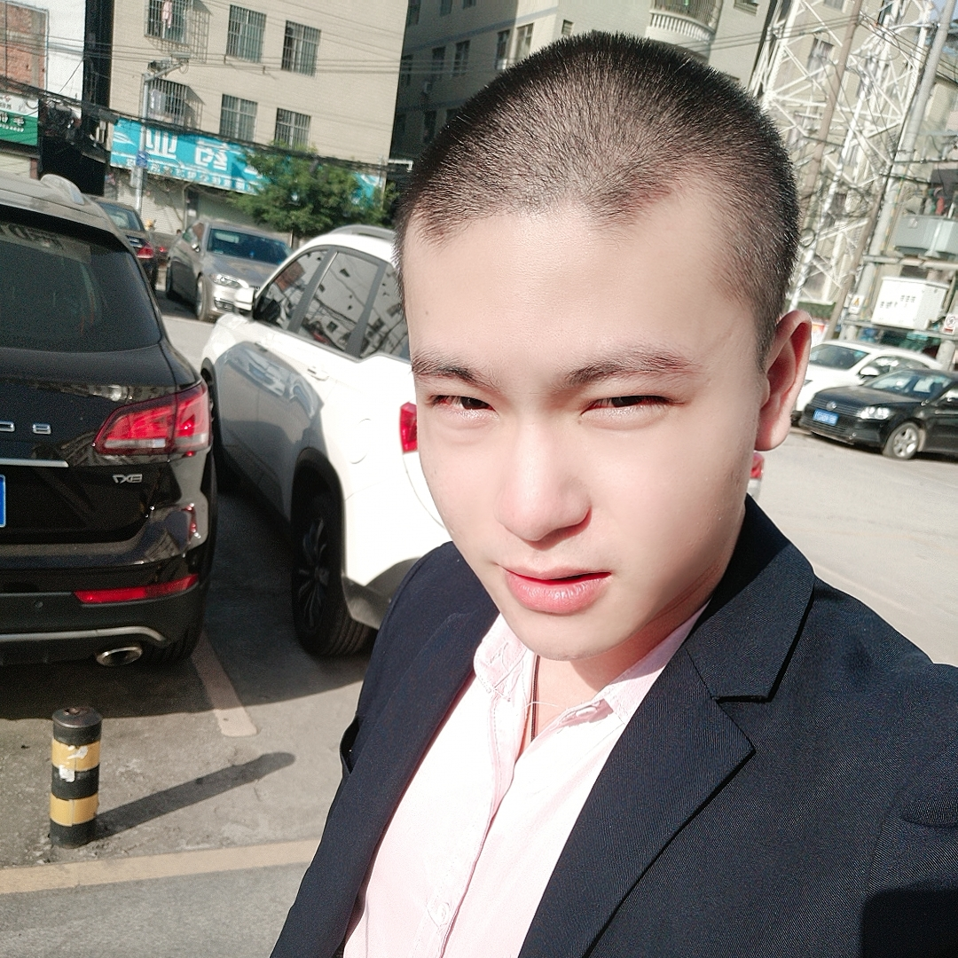 无言憨憨的照片